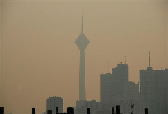 Tehranda hava çirkliliyi kritik həddə çatıb