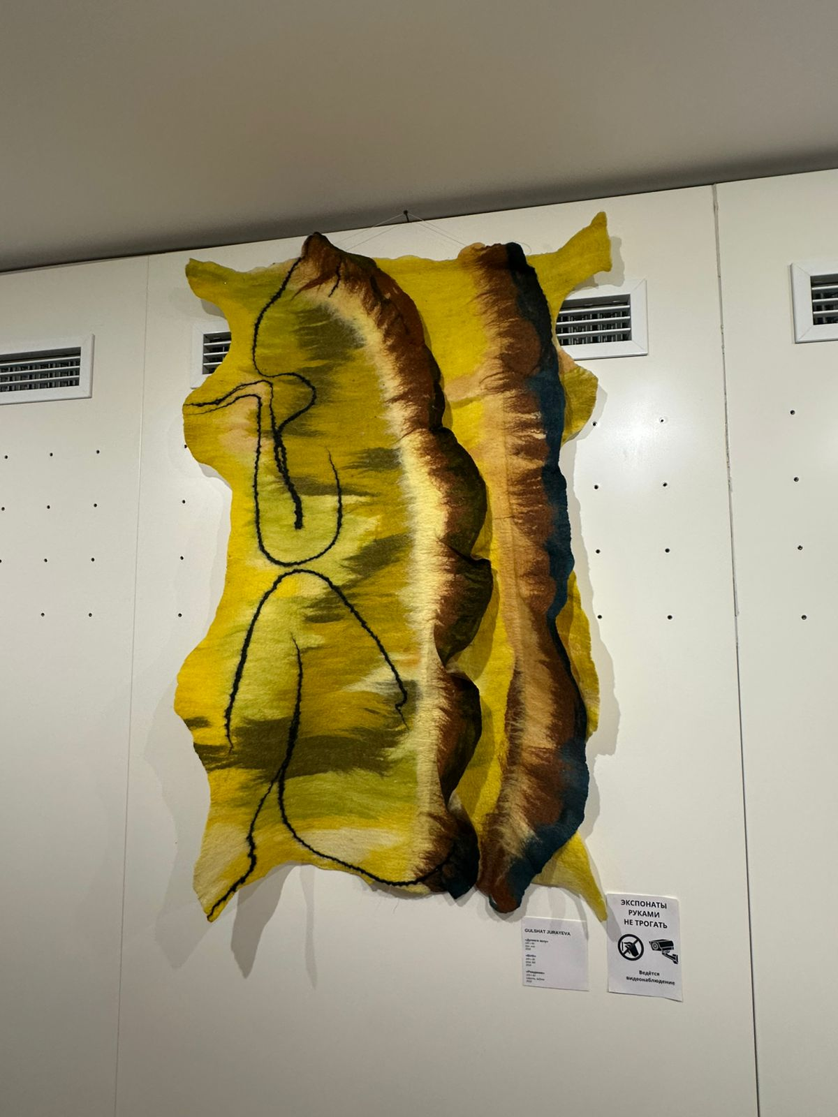 Astanada azərbaycanlı heykəltaraşın yubiley sərgisi keçirilib