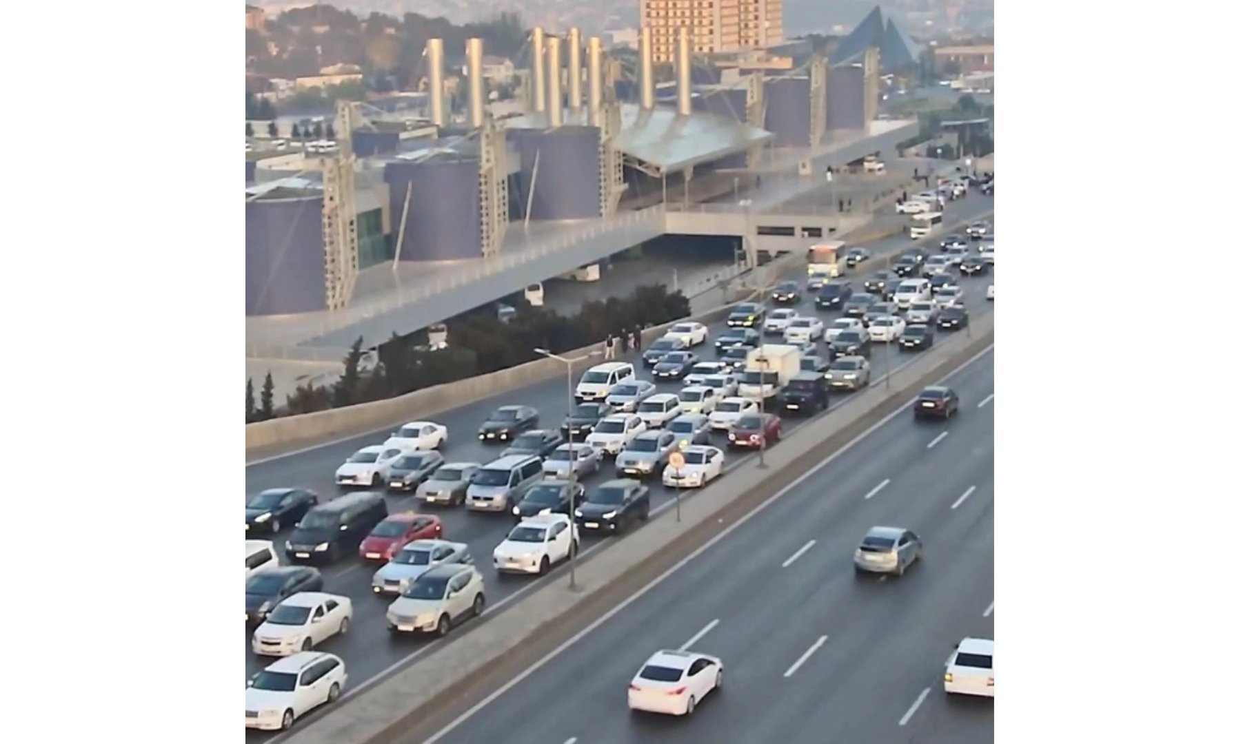 Sürücülərin NƏZƏRİNƏ: Bakıda bu yollarda sıxlıq var - SİYAHI
