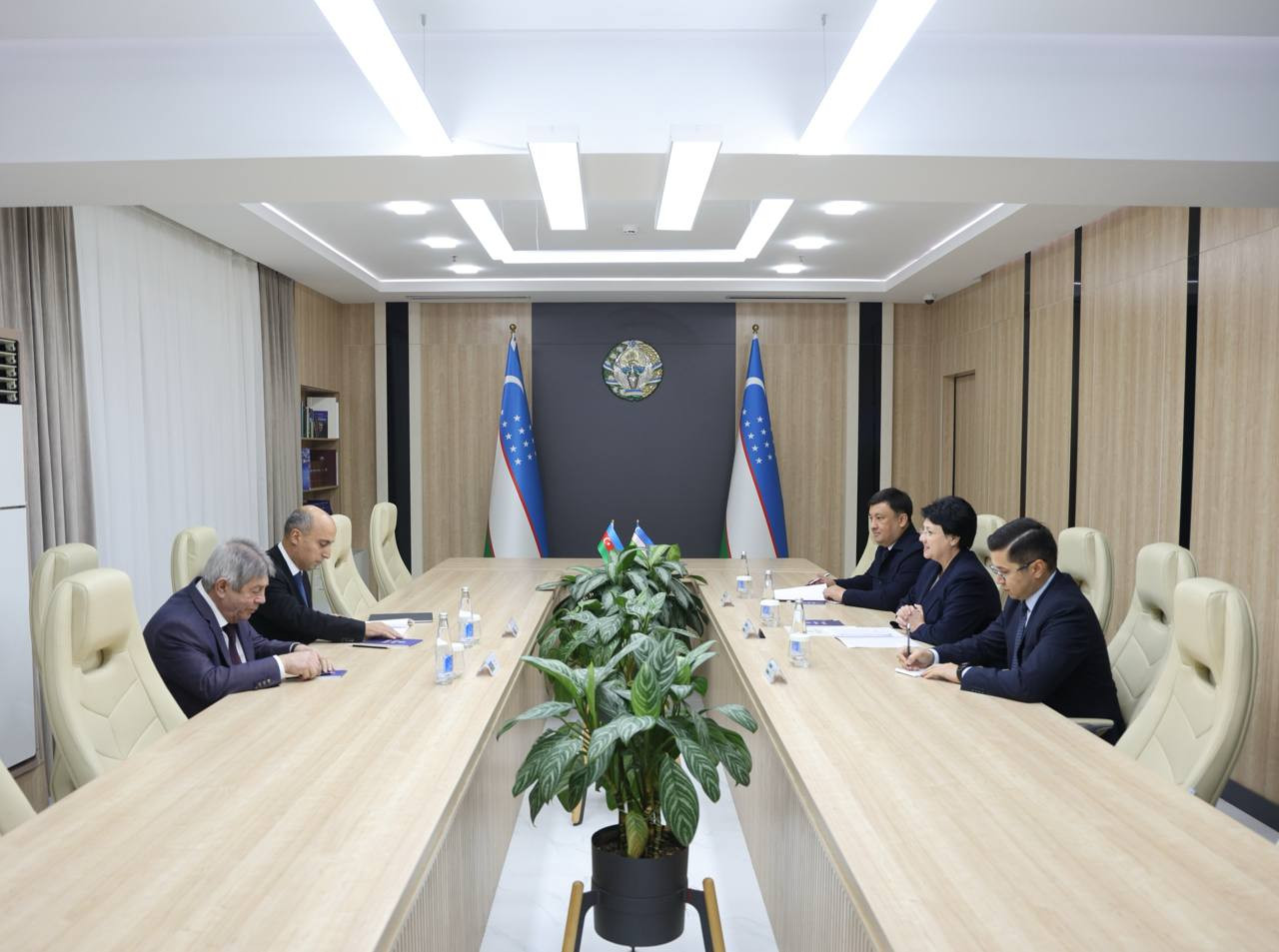 Emin Əmrullayev Özbəkistanda məktəbəqədər və ümumi təhsil naziri ilə görüşüb