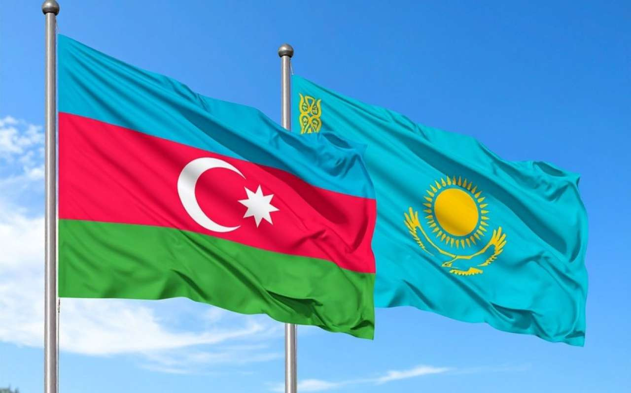 Azərbaycan və Qazaxıstan ADY üçün lokomotivlərin istehsalını müzakirə ediblər