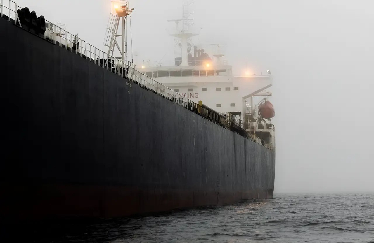 Bloomberg: Ələ keçirilən İran supertankeri neft yükü ilə birlikdə satışa qoyulub