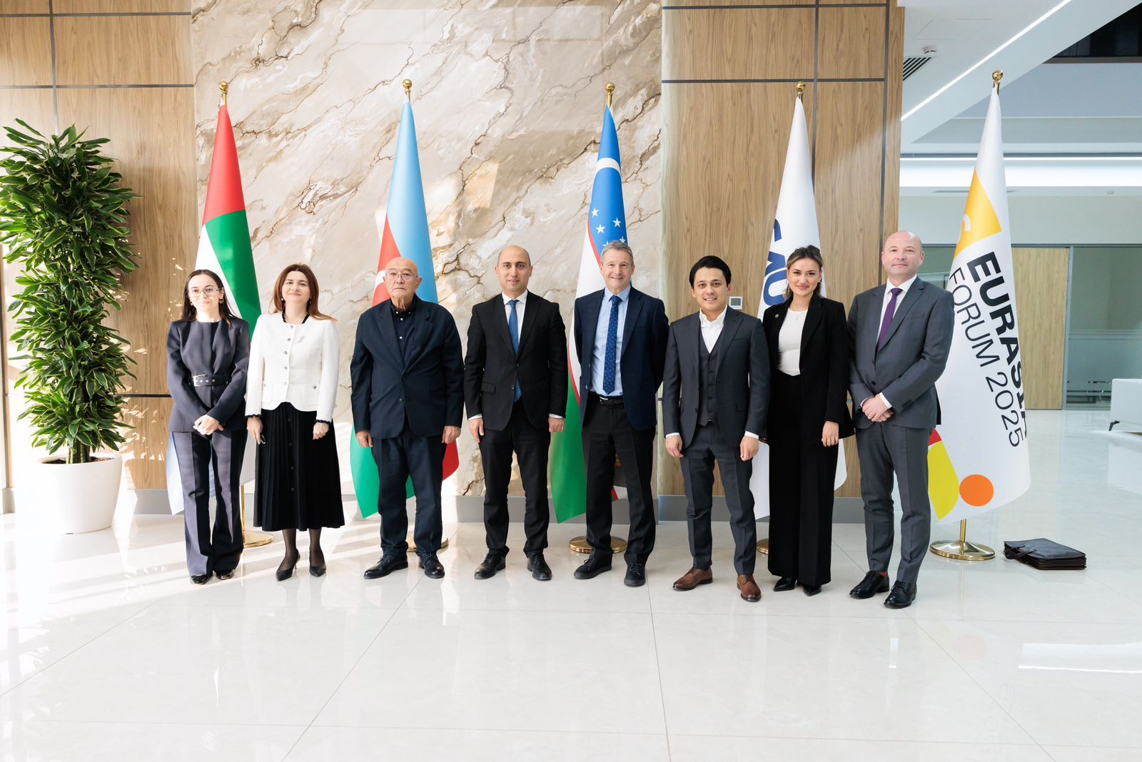 Emin Əmrullayev QS Avrasiya Forumunda çıxış edib