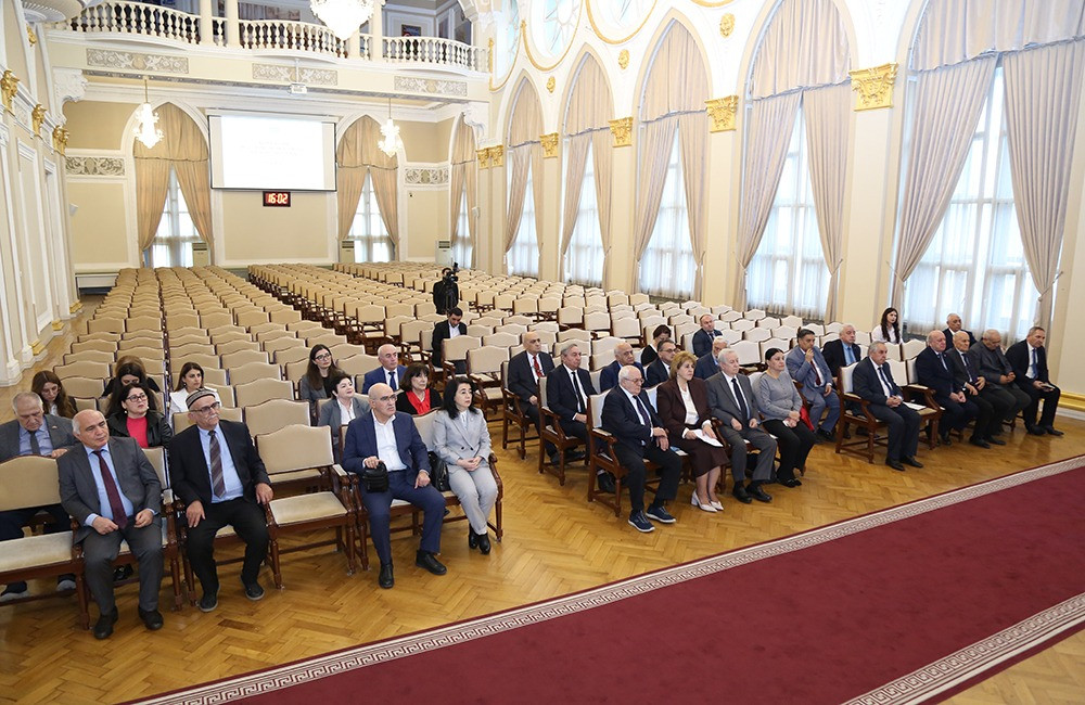 AMEA Rəyasət Heyətinin genişləndirilmiş iclası keçirilib