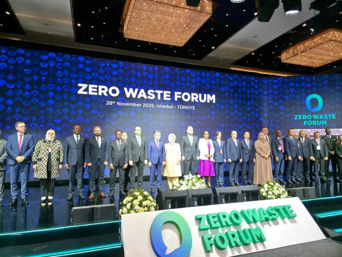Ermənistanın iqtisadiyyat naziri İstanbulda “Zero Waste Forum”da azərbaycanlı nazir ilə qısa görüş keçirib