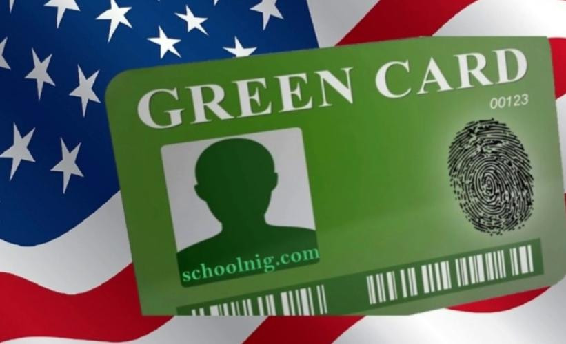 ABŞ-də riskli ölkələrdən olan “green card” sahibləri yenidən yoxlanılacaq