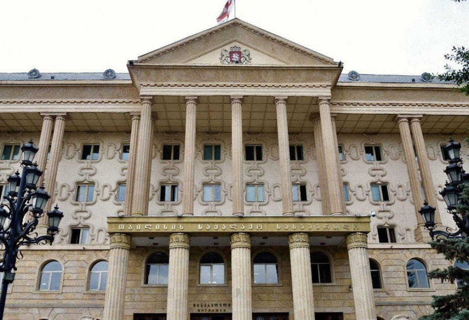 Müxalifət lideri məhkəmədə yanğın törətməyə cəhd edib