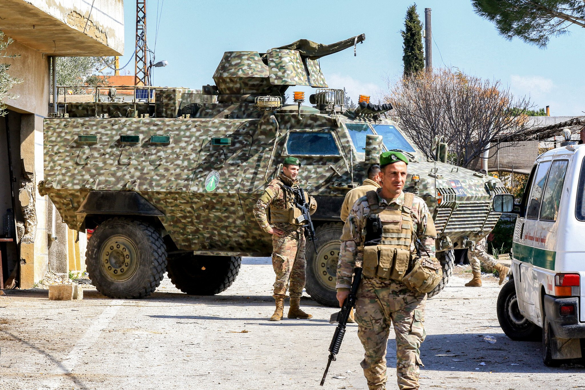 Livan ordusu Hizbullahın keçmiş mövqelərinə daxil olub