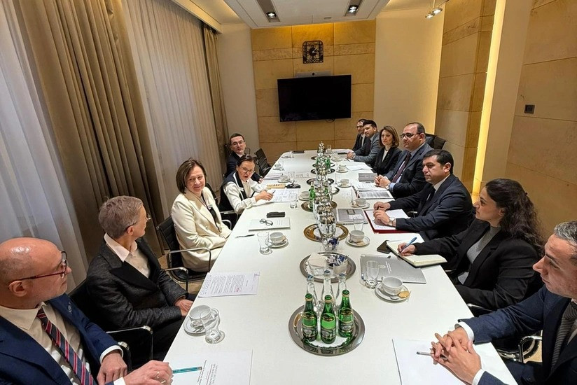 Azərbaycan və Polşa XİN arasında ilk konsulluq məsləhətləşmələri keçirilib