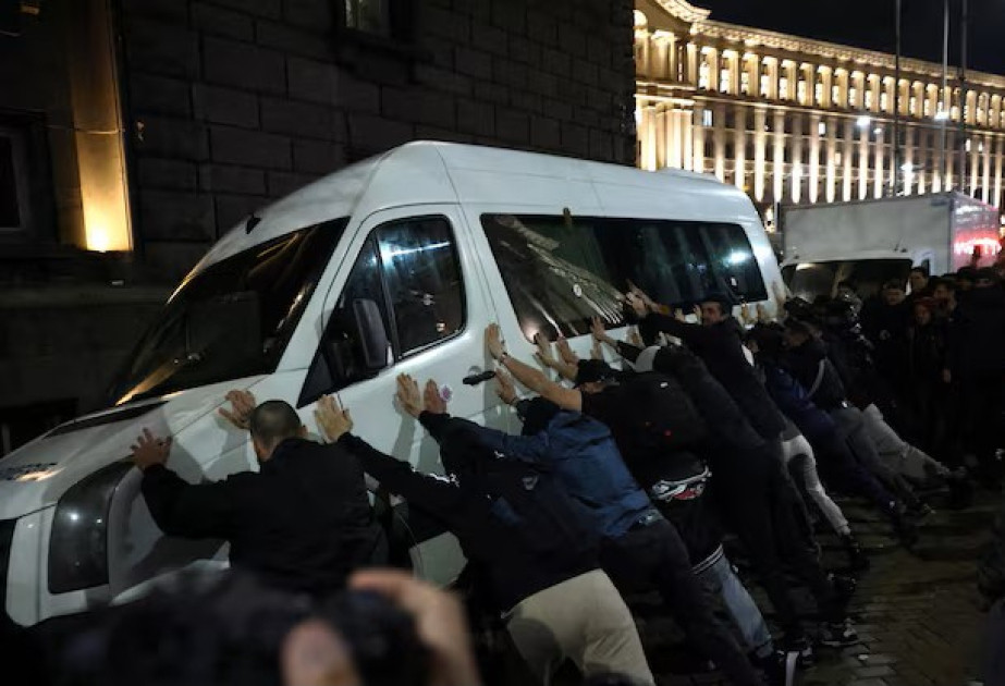 Bolqarıstanda Z nəslinin 2026 büdcəsinə etirazı gərginləşib