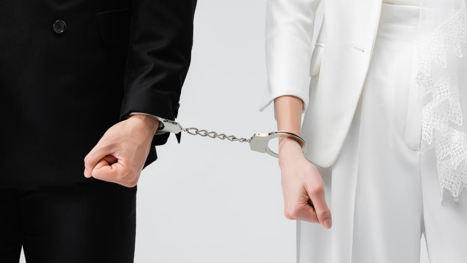 Xoşbəxt ya zor yolu ilə evlilik? -