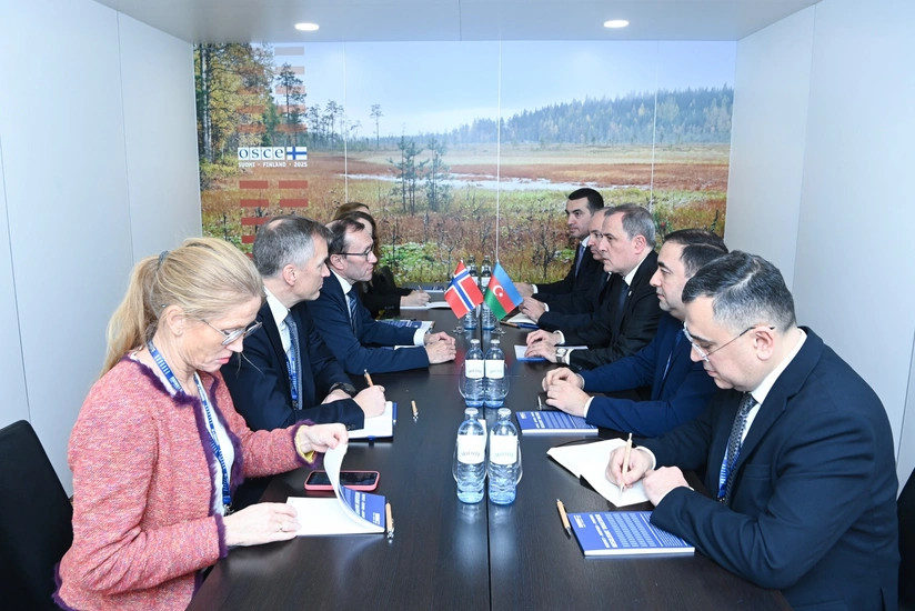 Ceyhun Bayramov norveçli həmkarını Cənubi Qafqazda yaranmış yeni reallıqlar barədə məlumatlandırıb