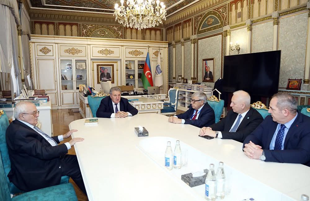 Birinci Türkoloji Qurultayın 100 illiyi ilə bağlı geniş fikir mübadiləsi aparılıb