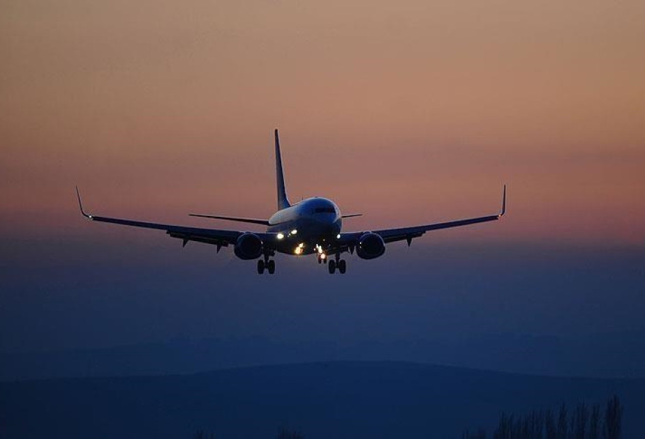 Moskvadan Dubaya uçan təyyarə Bakıda məcburi eniş etdi