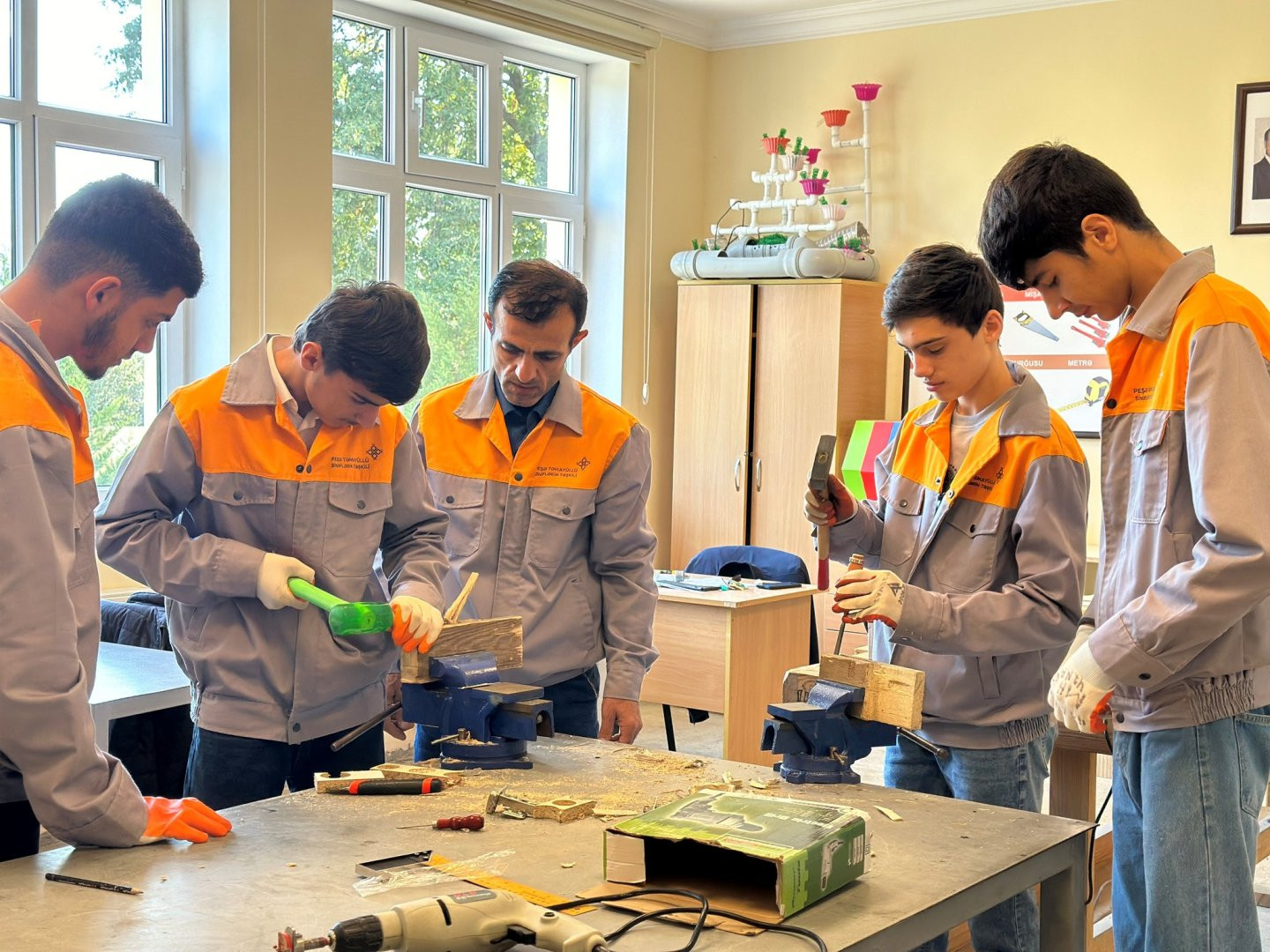 Azərbaycanda 9000-dən çox şagird peşə yönümlü təhsilə cəlb olunub