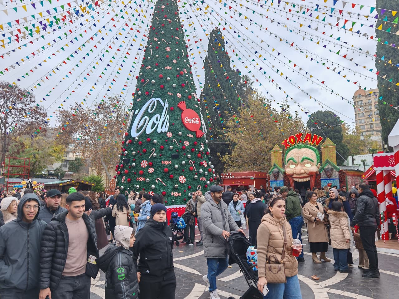 "Soyuq əllər, isti ürəklər"dən reportaj: Atmosfer yüksəkdir, qiymətlər isə...