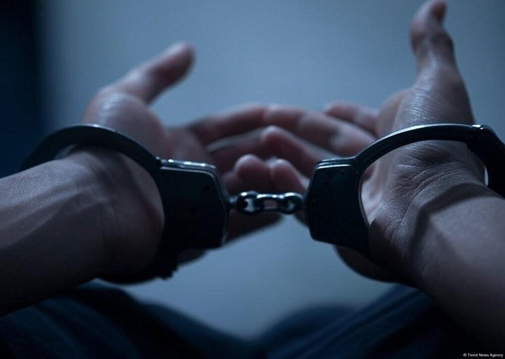 Paytaxtda 7 min manatlıq oğurluq edən yeniyetmələr saxlanılıb