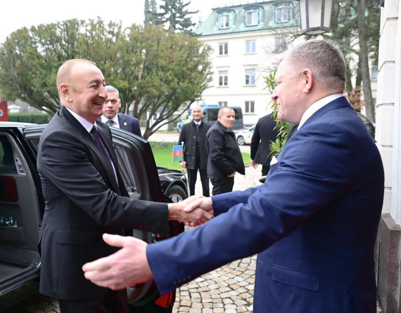 İlham Əliyevin Slovakiyanın Baş naziri ilə təkbətək görüşü olub