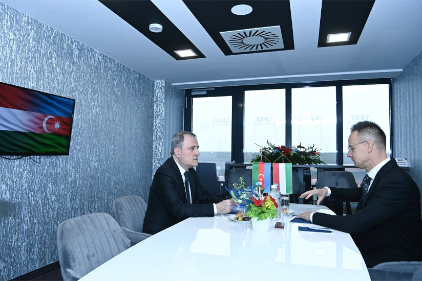 Ceyhun Bayramovla Peter Siyarto arasında təkbətək görüş başlayıb