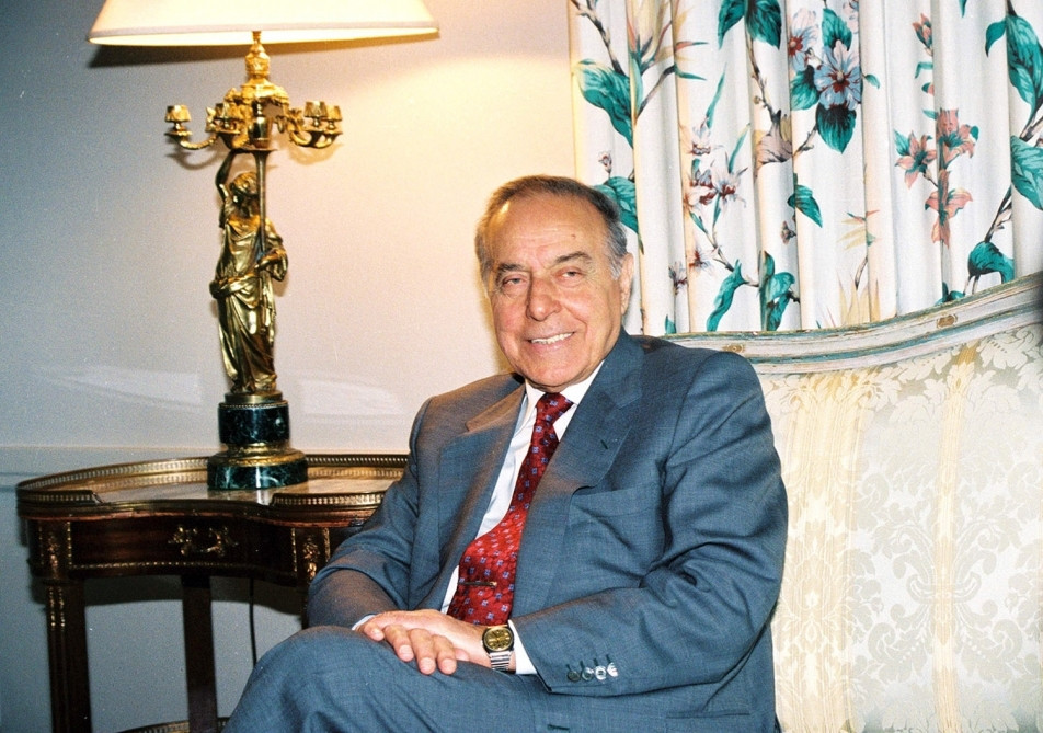 Heydər Əliyev Azərbaycanın dövlət müstəqilliyinin təminatçısıdır -