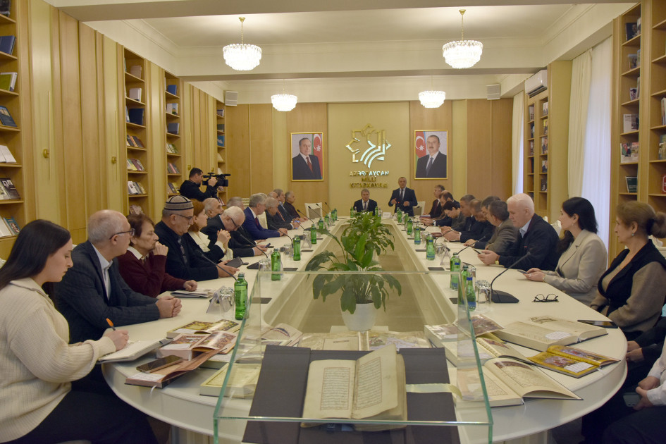 Milli Kitabxanada görkəmli türkoloq alim Cavad Heyətin 100 illiyinə həsr olunan tədbir keçirilib