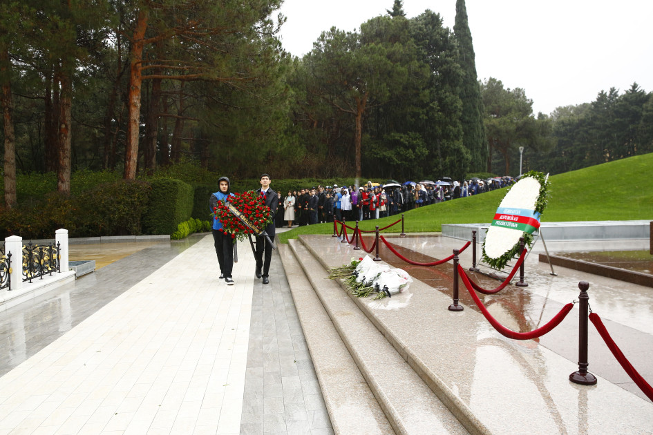 AKTİ Ümummilli Liderin anım günü ilə əlaqədar silsilə tədbirlər həyata keçirib