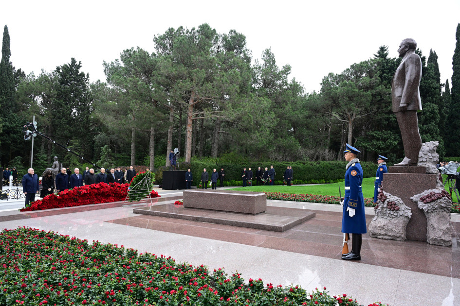 Konstitusiya Məhkəməsində Ulu Öndərin xatirəsi yad edilib