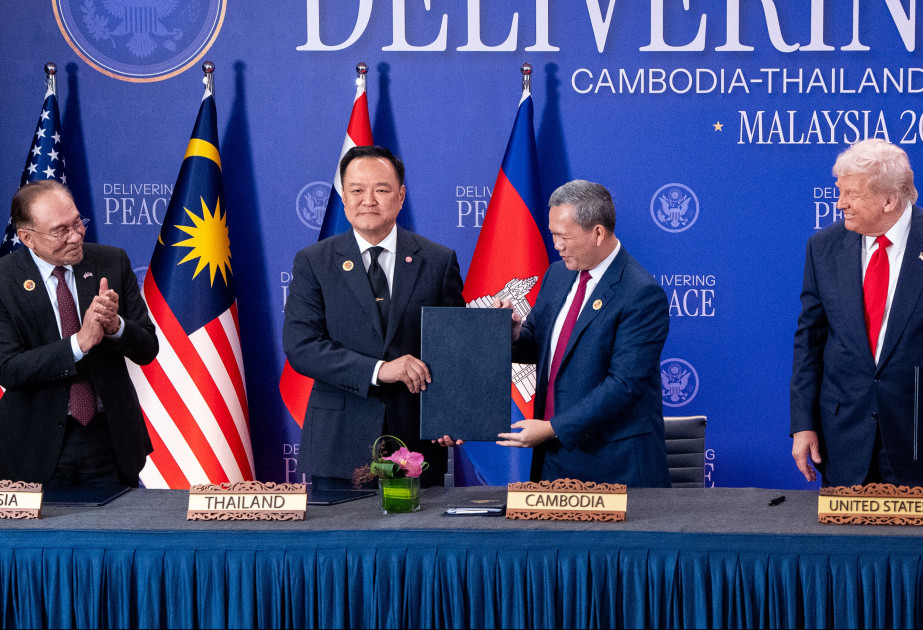 ABŞ Prezidenti Tailand və Kamboca arasında atəşkəsi bərpa edib