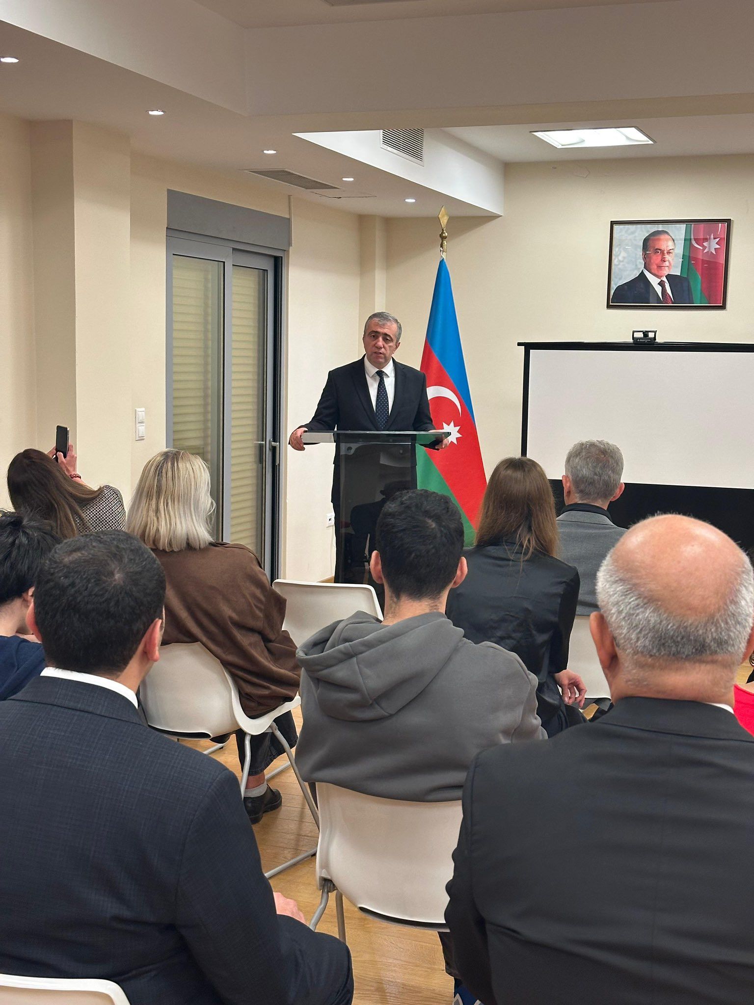 Azərbaycanın Yunanıstandakı səfirliyində Heydər Əliyevin anım günü ilə bağlı tədbir keçirilib