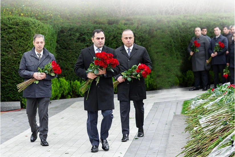 ƏSF nümayəndələri Fəxri xiyabanda anım ziyarəti edib