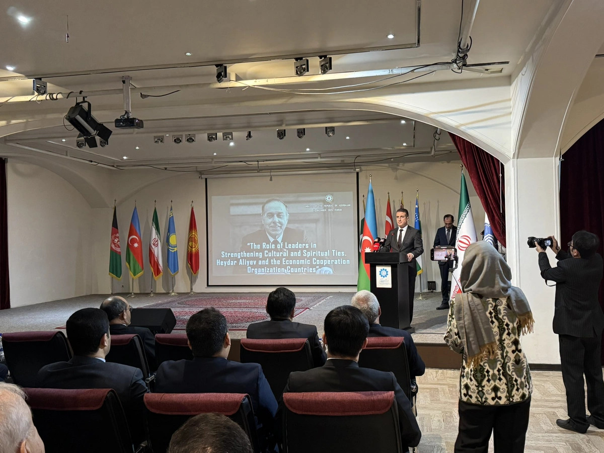 Azərbaycanın İrandakı səfirliyində Heydər Əliyevin anım günü münasibətilə tədbir keçirilib