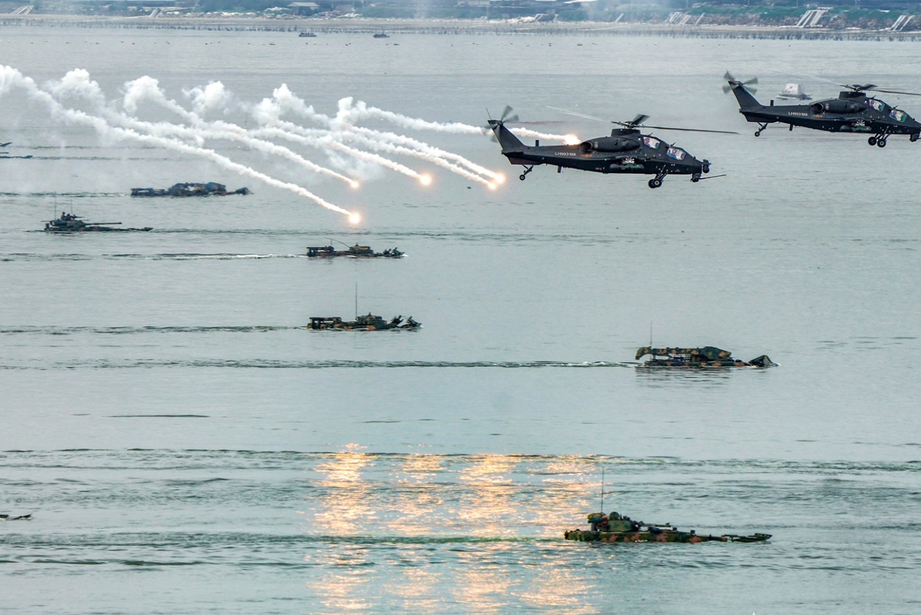 Yapon qırıcıları Çin aviadaşıyıcı qrupuna hücum təlimi keçirib
