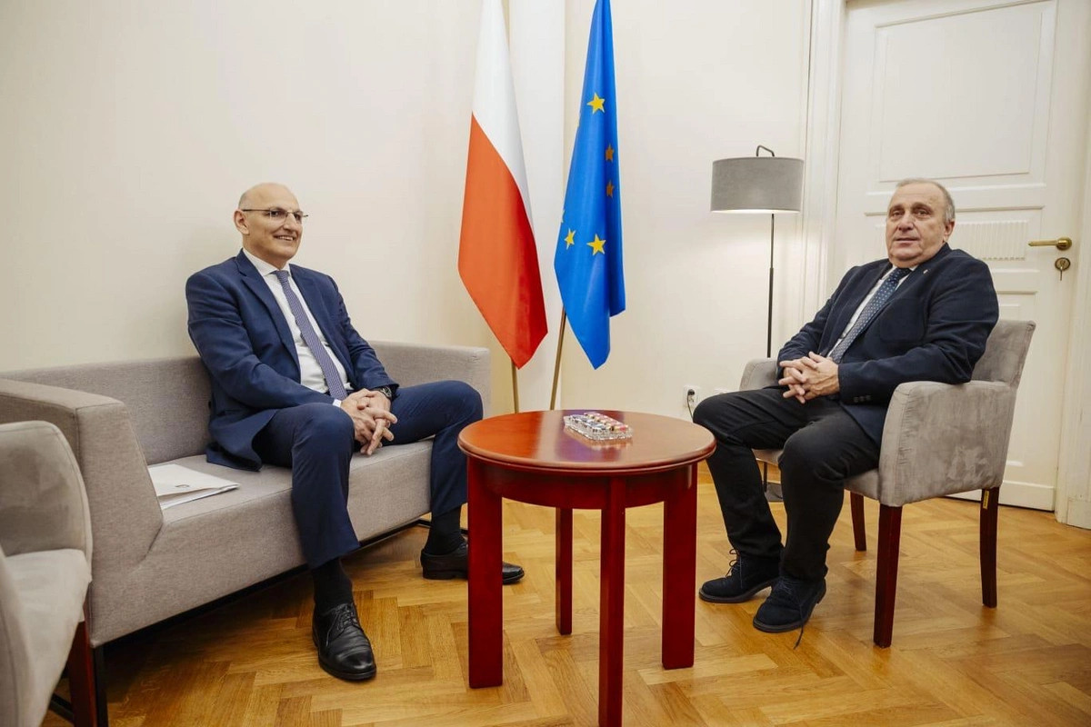 Elçin Əmirbəyov Polşada işgüzar səfərdədir