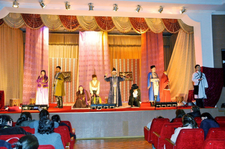 Ağdam Dövlət Dram Teatrı Ağcabədidə “Müsyö Jordanın Qarabağ sərgüzəştləri” tamaşasını təqdim edib