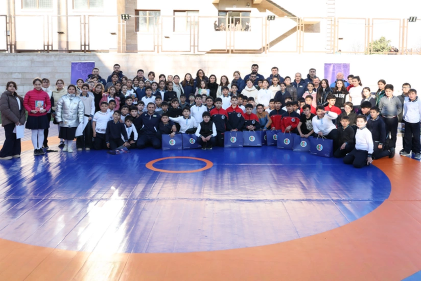 Güləş ulduzları Xankəndidə məktəblilərlə görüşüb