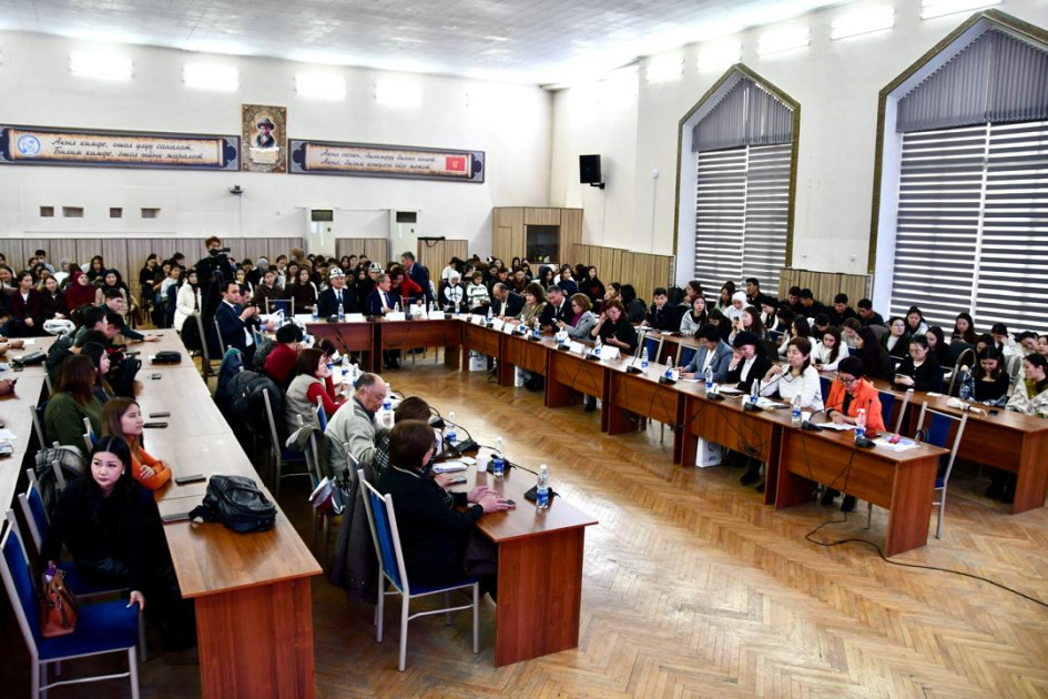 Qırğızıstanda Dünya Türk Dili Ailəsi Günü münasibətilə beynəlxalq konfrans keçirilib