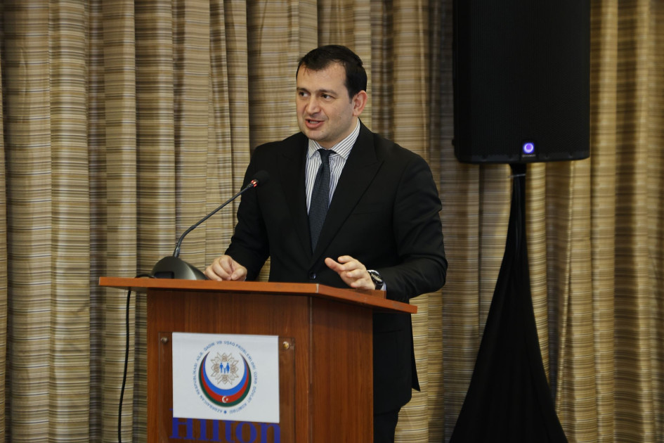 Jurnalistlər üçün “Uşaq hüquqları: Mediada həssas yanaşma” mövzusunda təlim keçirilib