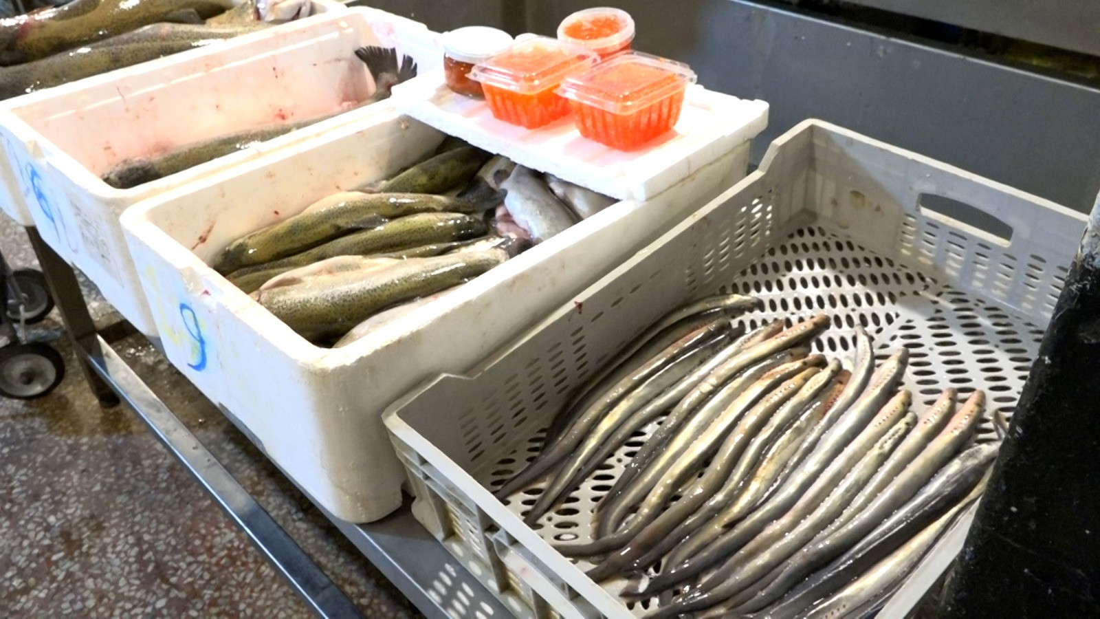 8-ci km bazarında balıq kürüsü satışında ciddi nöqsanlar aşkarlanıb