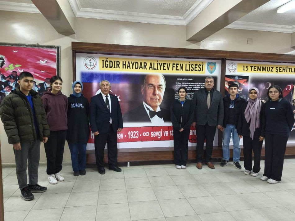 Soydaşlarımız Ulu Öndər Heydər Əliyevin əziz xatirəsini anırlar