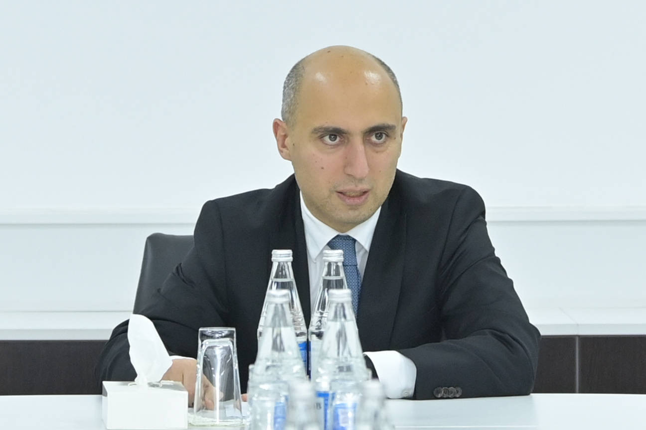 Peşə Təhsili üzrə Dövlət Agentliyinin yeni direktoru kollektivə təqdim olunub