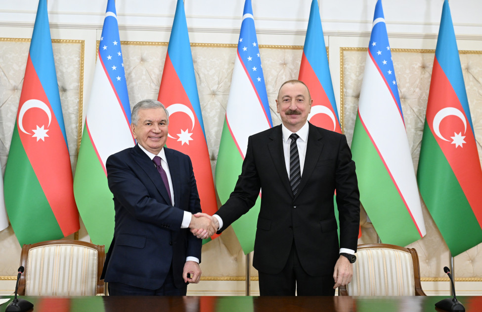 Şavkat Mirziyoyev Prezident İlham Əliyevi təbrik edib