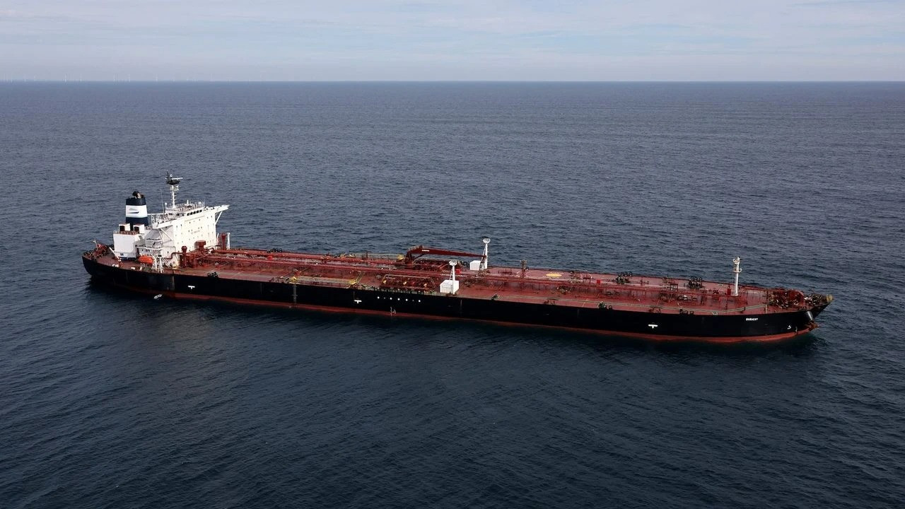 İsveç: Baltikdə Rusiya tankerində silahlı mühafizəçilər