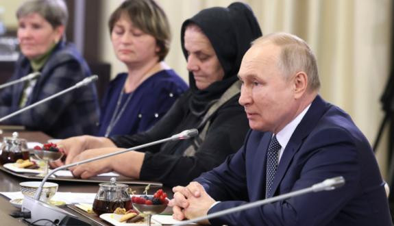 Putinlə illik mətbuat konfransında əsgər analarının şikayətləri