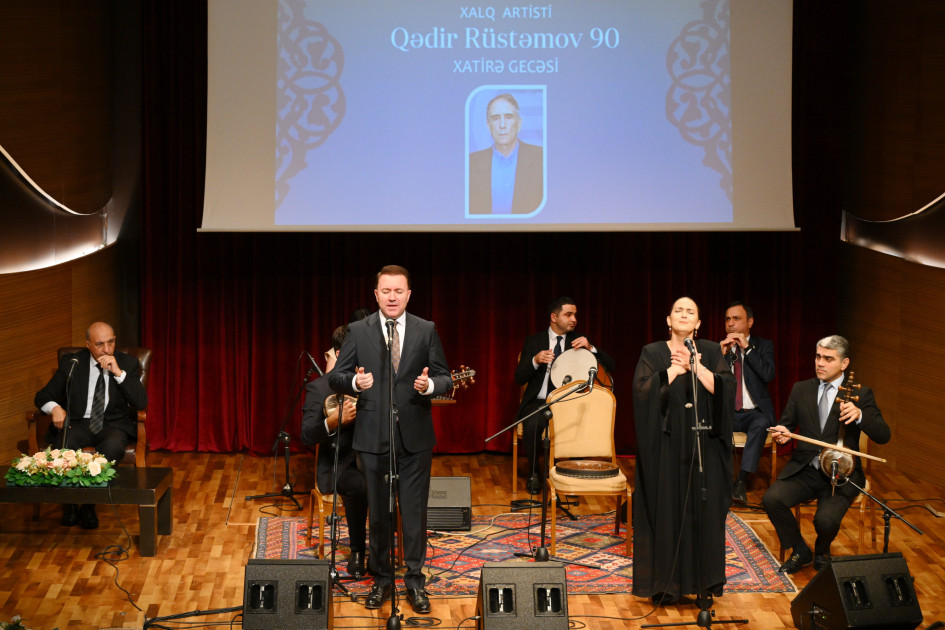 Xalq artisti Qədir Rüstəmovun 90 illiyinə həsr olunan xatirə gecəsi keçirilib