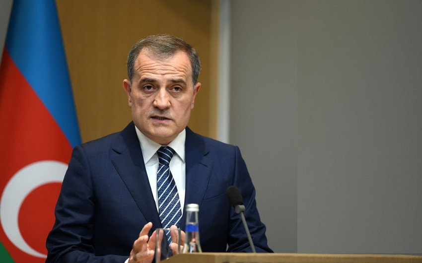 Ceyhun Bayramov Monteneqro XİN rəhbərini Ermənistanla sülh gündəliyi barədə məlumatlandırıb