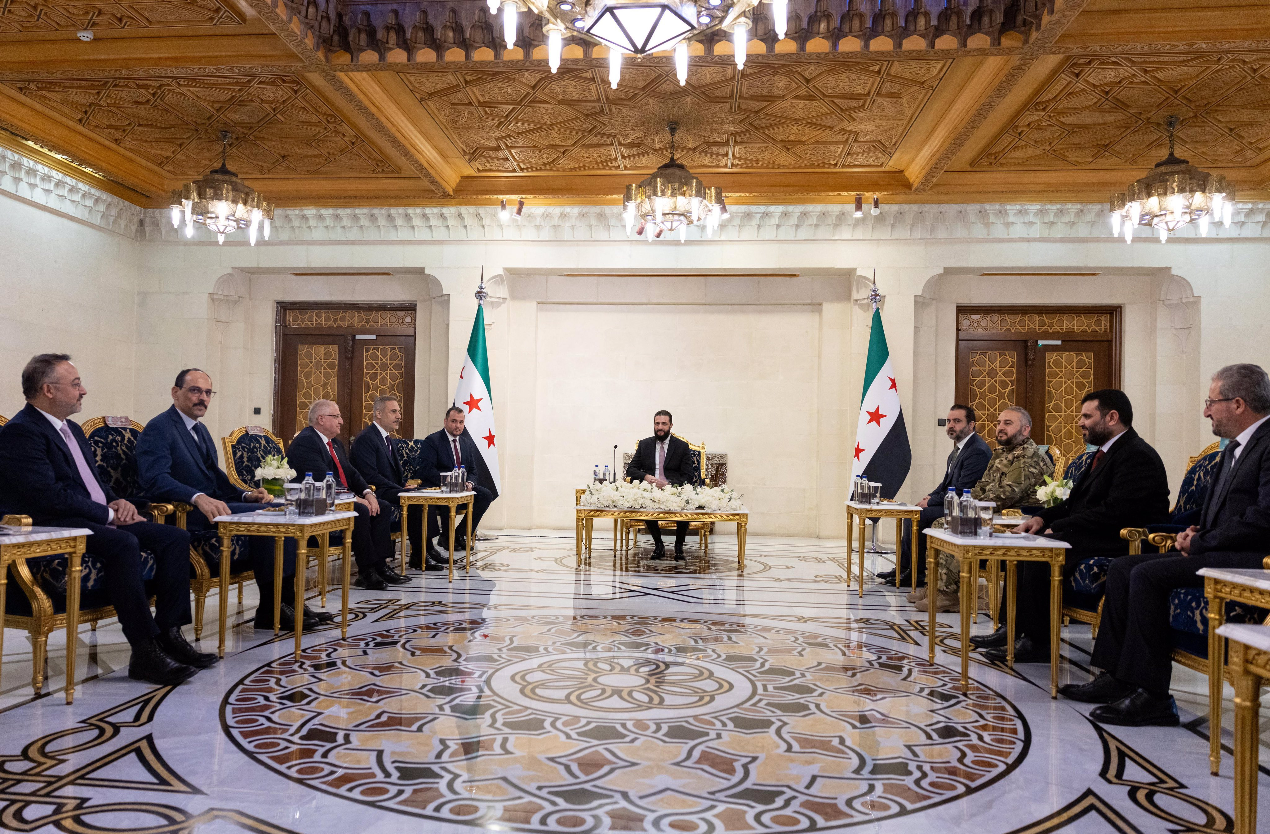 Türkiyə nümayəndə heyəti Dəməşqdə təhlükəsizlik üzrə danışıqlar aparıb