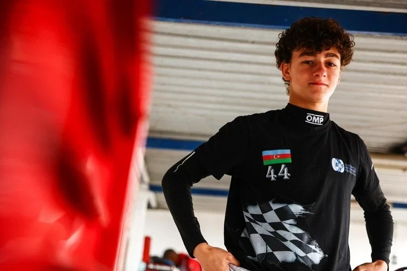 Azərbaycanlı pilot tarixə düşüb