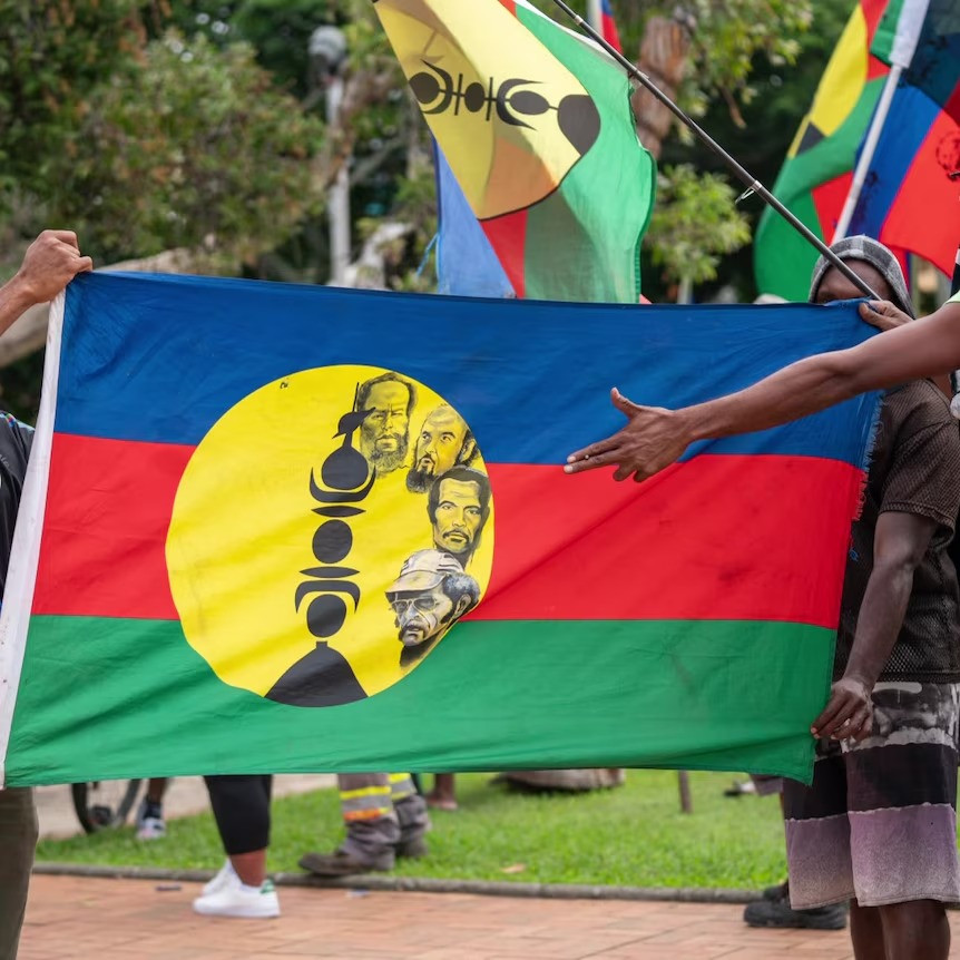 Fransa Yeni Kaledoniya üzrə referendumu təxirə salıb