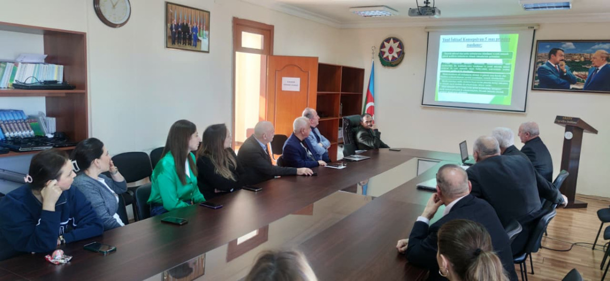 Coğrafiya İnstitutunun elmi seminarında yaşıl iqtisadiyyata dair məruzə dinlənilib