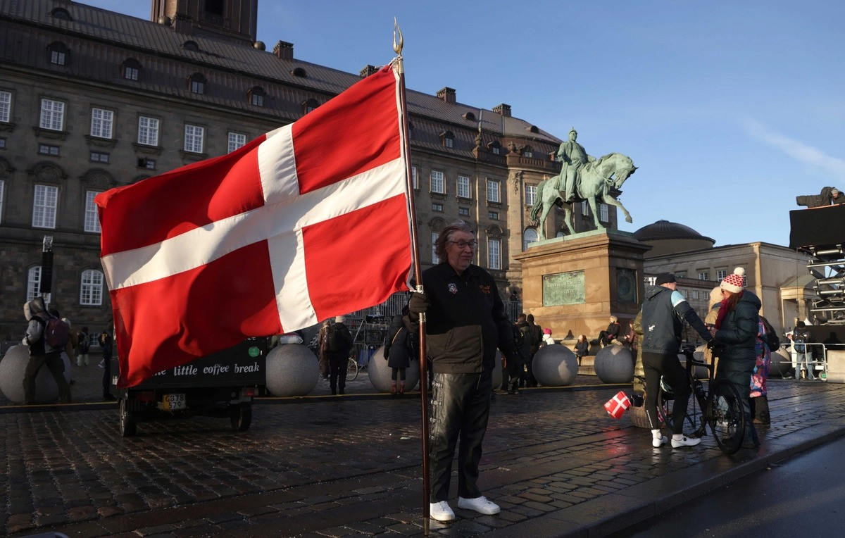 Qrenlandiya qrenlandiyalılara məxsusdur, ABŞ adanı ilhaq edə bilməz